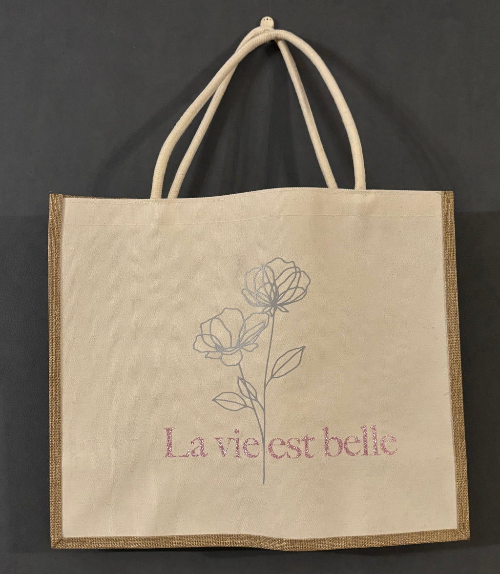 Sac blanc avec toile de jute
