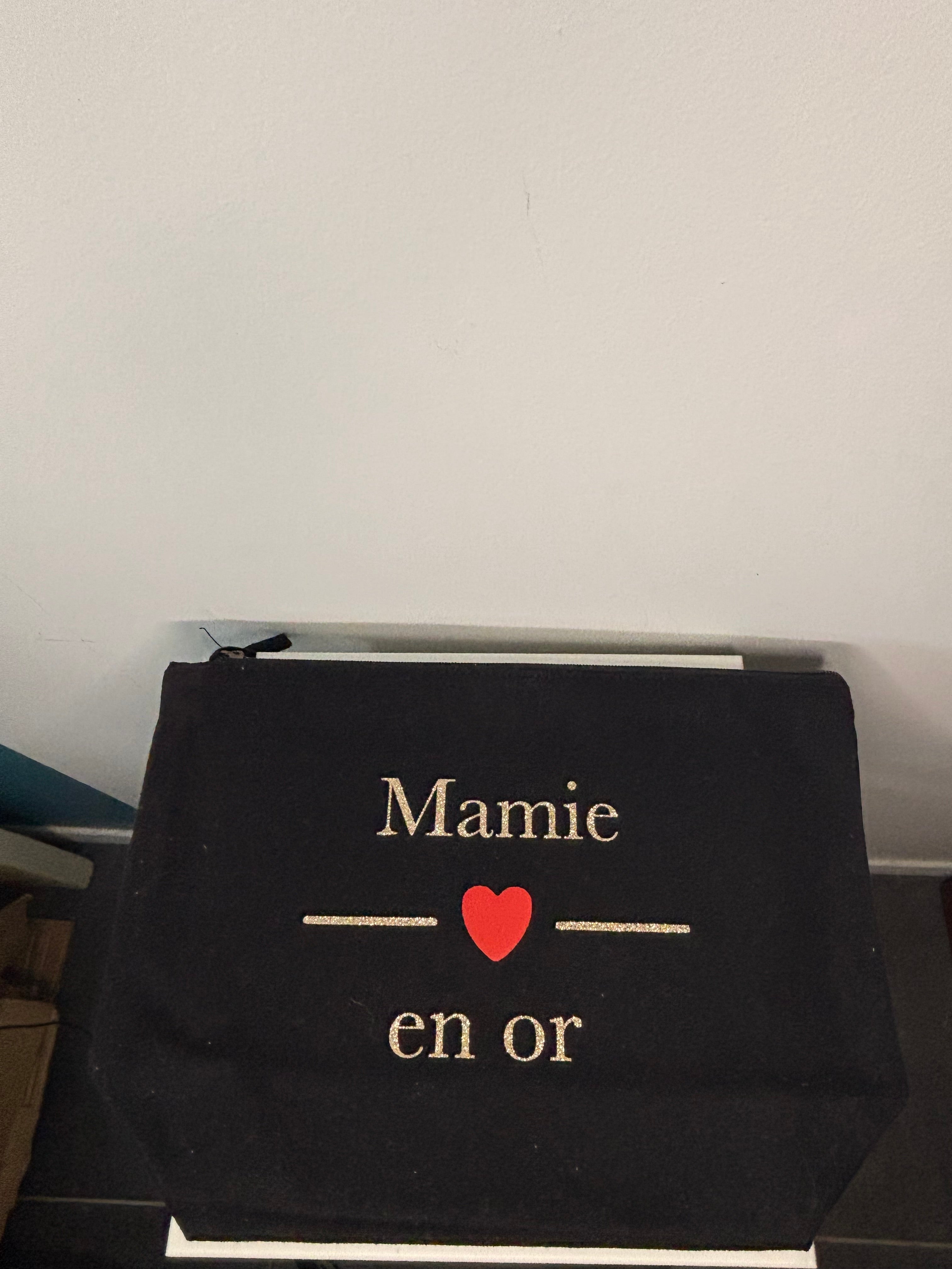Trousse mamie en or